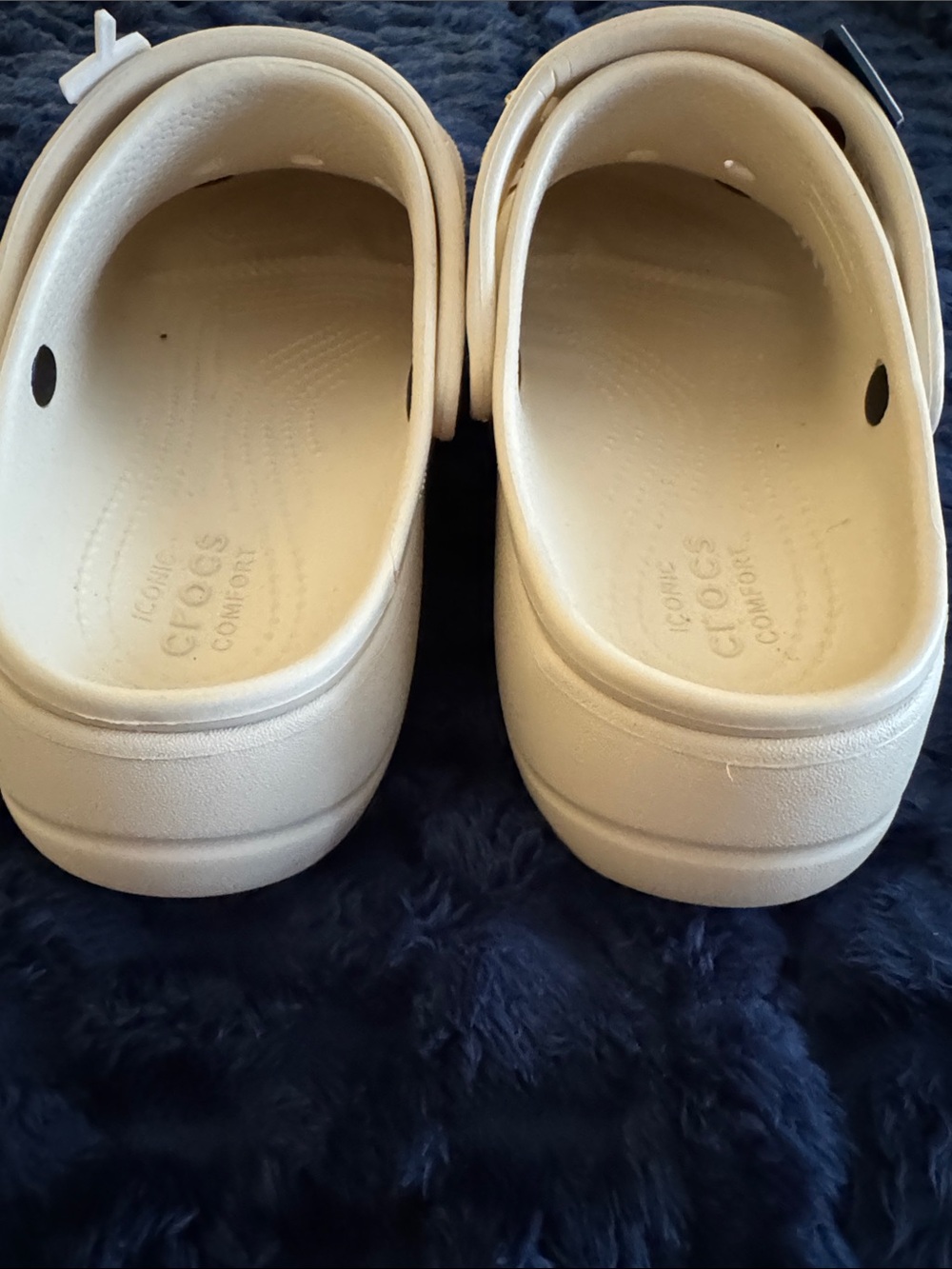 CROCS women’s  Beige Classic Platform Clog with Dunkin Donut & Coffee Jibbitz - Picture 3 of 6
